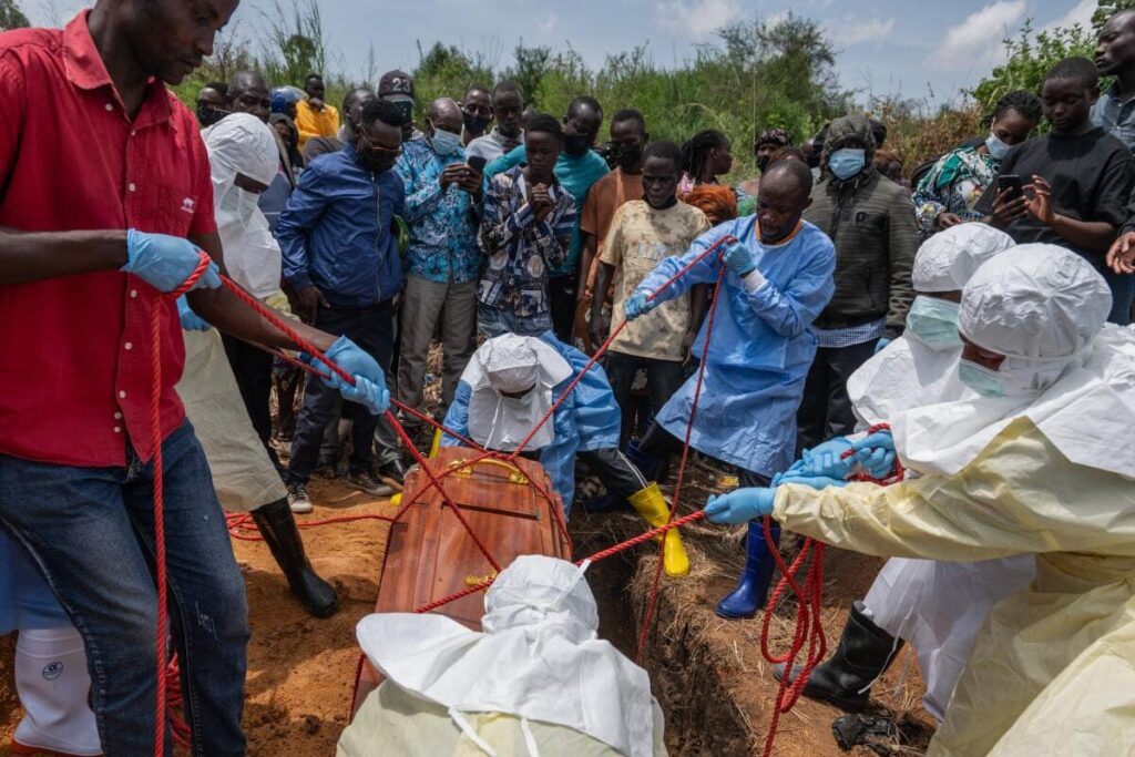 Ebola tại Congo: Vì sao thịt rừng, tập tục mai táng và tin giả khiến dịch bệnh bùng phát nghiêm trọng?