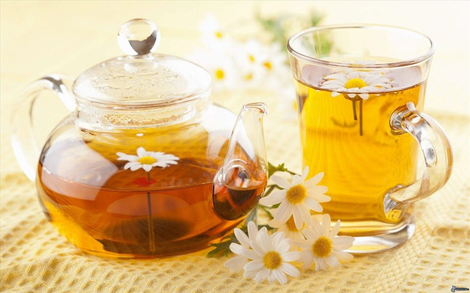 Trà hoa cúc có thể giúp kiểm soát tiểu đường? Nghiên cứu bất ngờ từ thuốc nhuộm thế kỷ 19