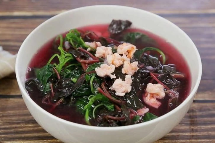 Canh rau dền nấu tôm giúp bổ sung vitamin, khoáng chất cùng chất xơ tự nhiên