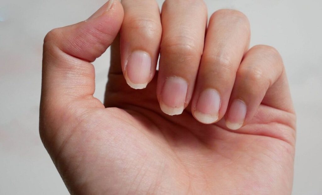 Cách chăm sóc móng tay khoẻ đẹp 