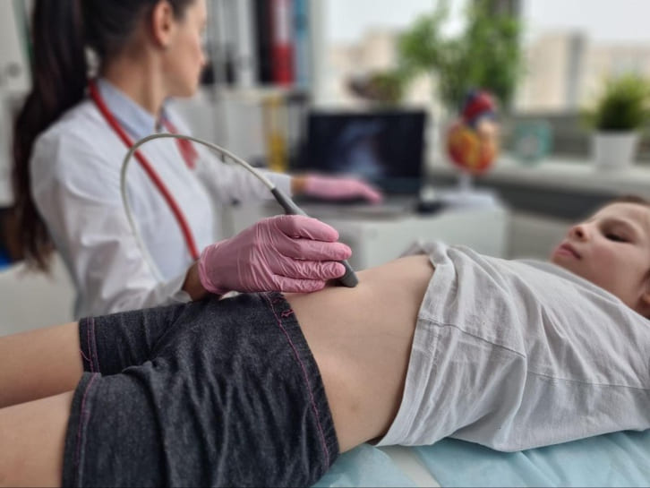 Viêm gan B, C: Những thay đổi cần biết năm 2026 3 Viêm gan C được mở rộng điều trị cho trẻ từ 3 tuổi